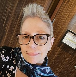 Meet your Posher, Leslie